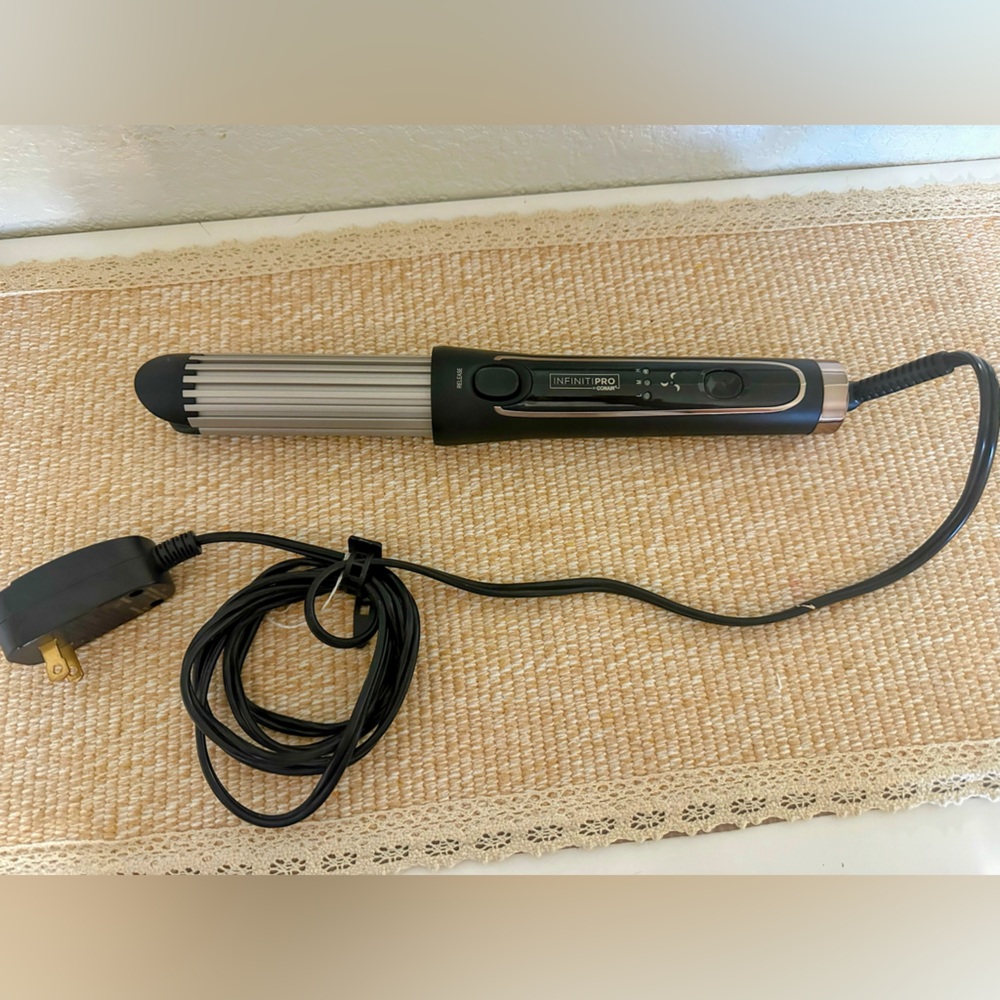 InfinitiPRO by Conair Cool Air Styler‎